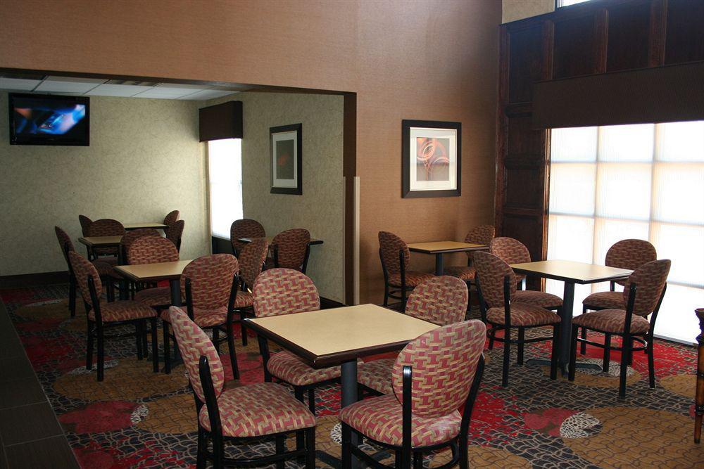 Lexington Inn And Suites Bagian luar foto