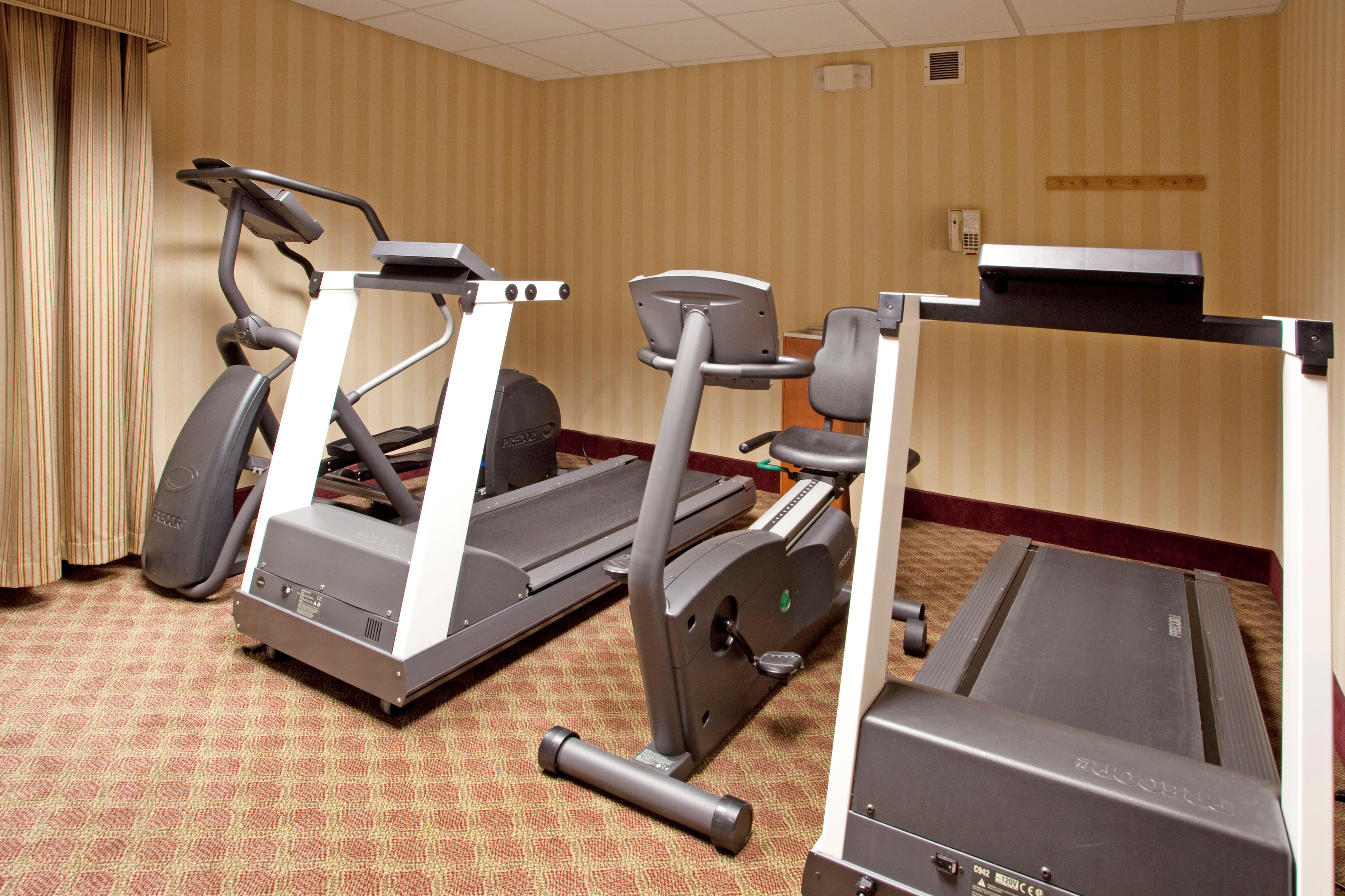 Lexington Inn And Suites Bagian luar foto