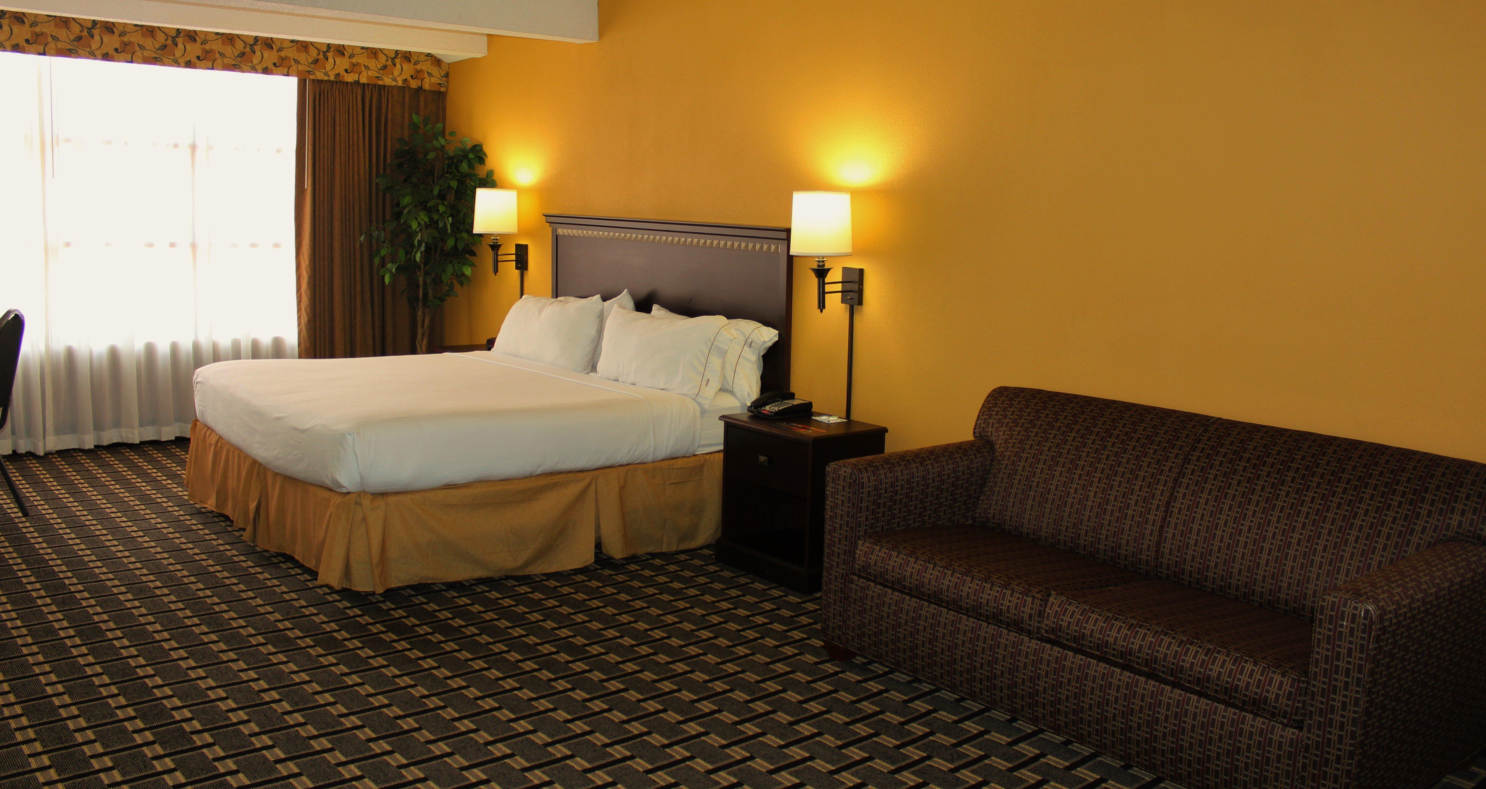 Lexington Inn And Suites Bagian luar foto