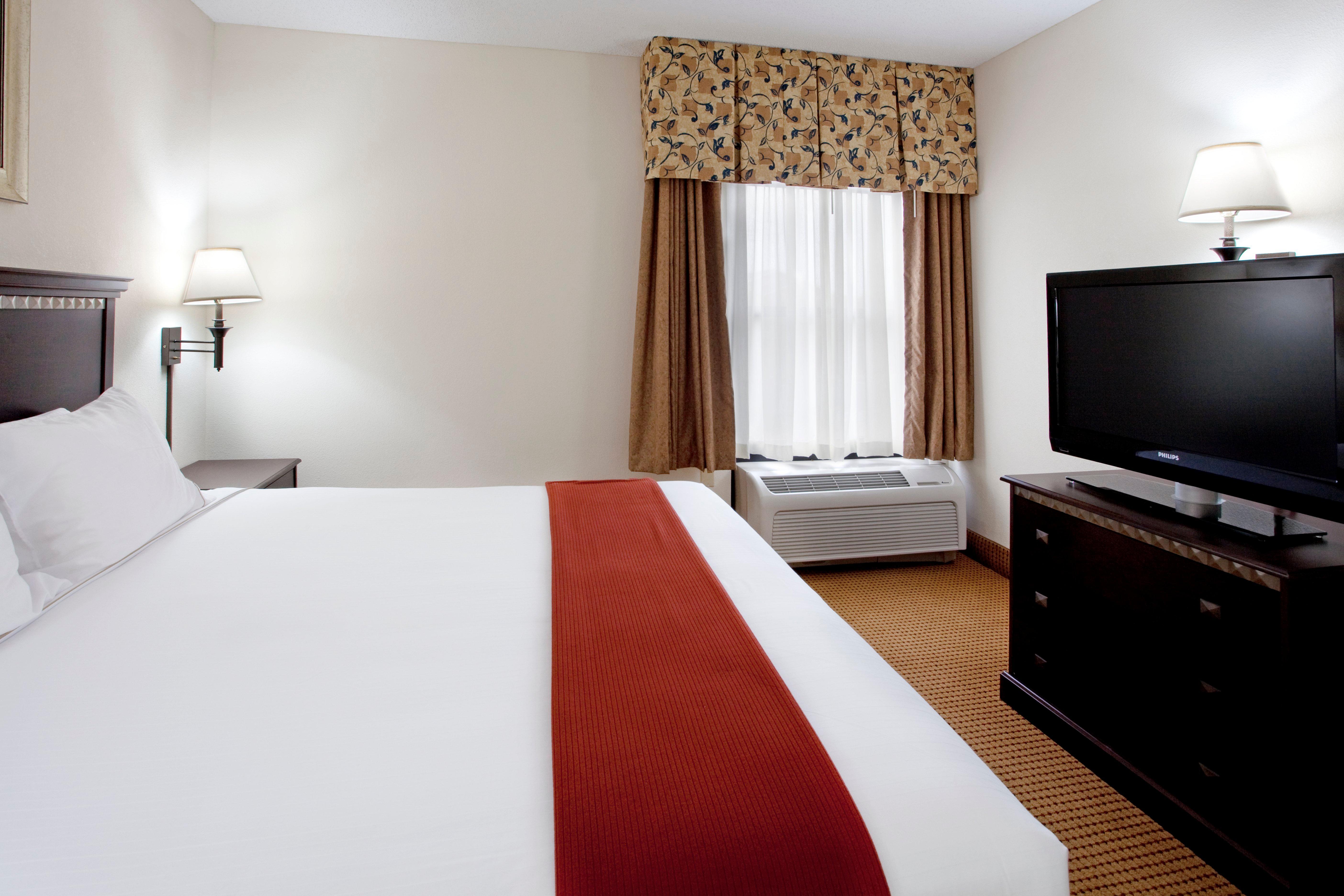 Lexington Inn And Suites Bagian luar foto