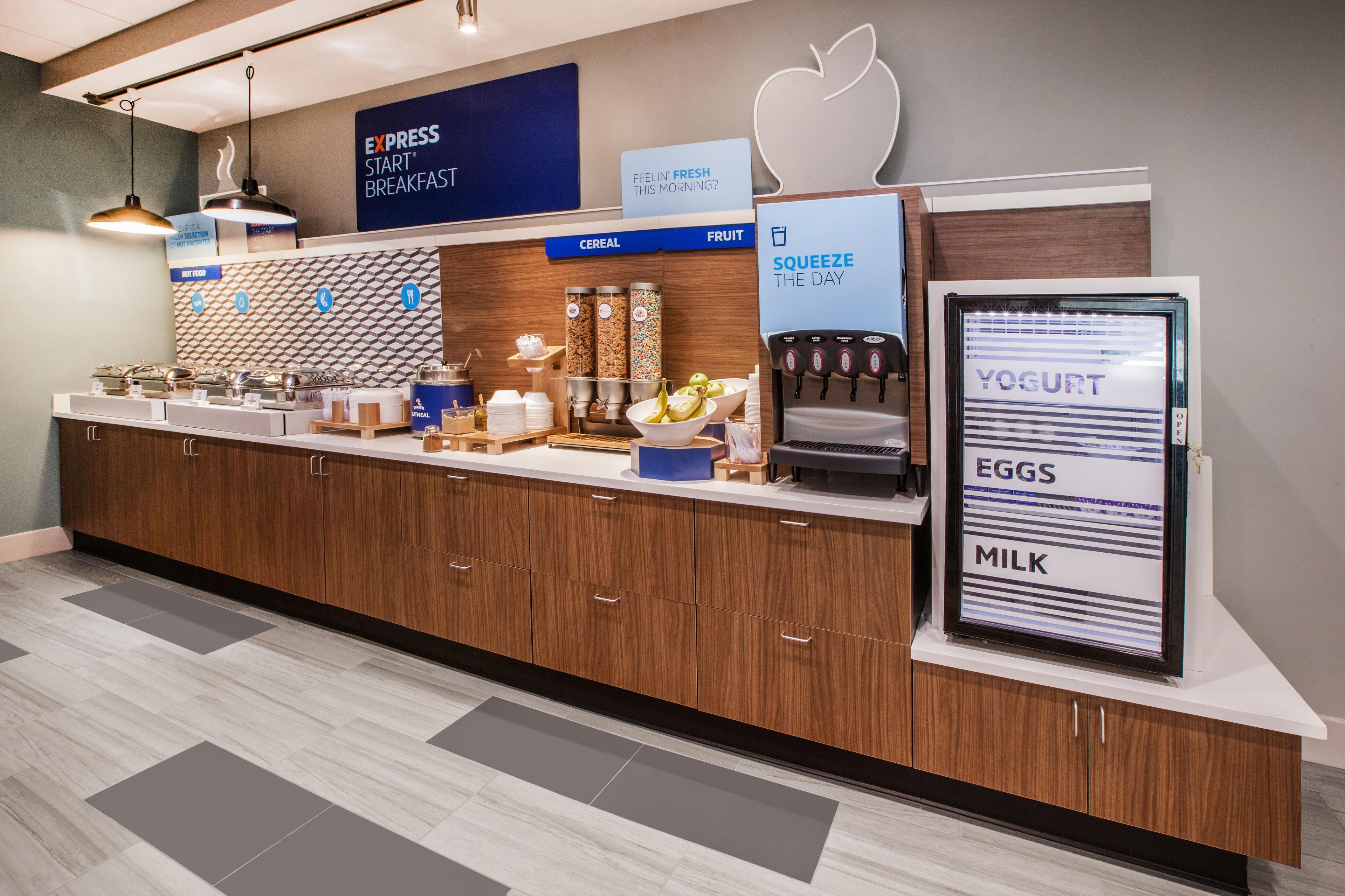 Lexington Inn And Suites Bagian luar foto