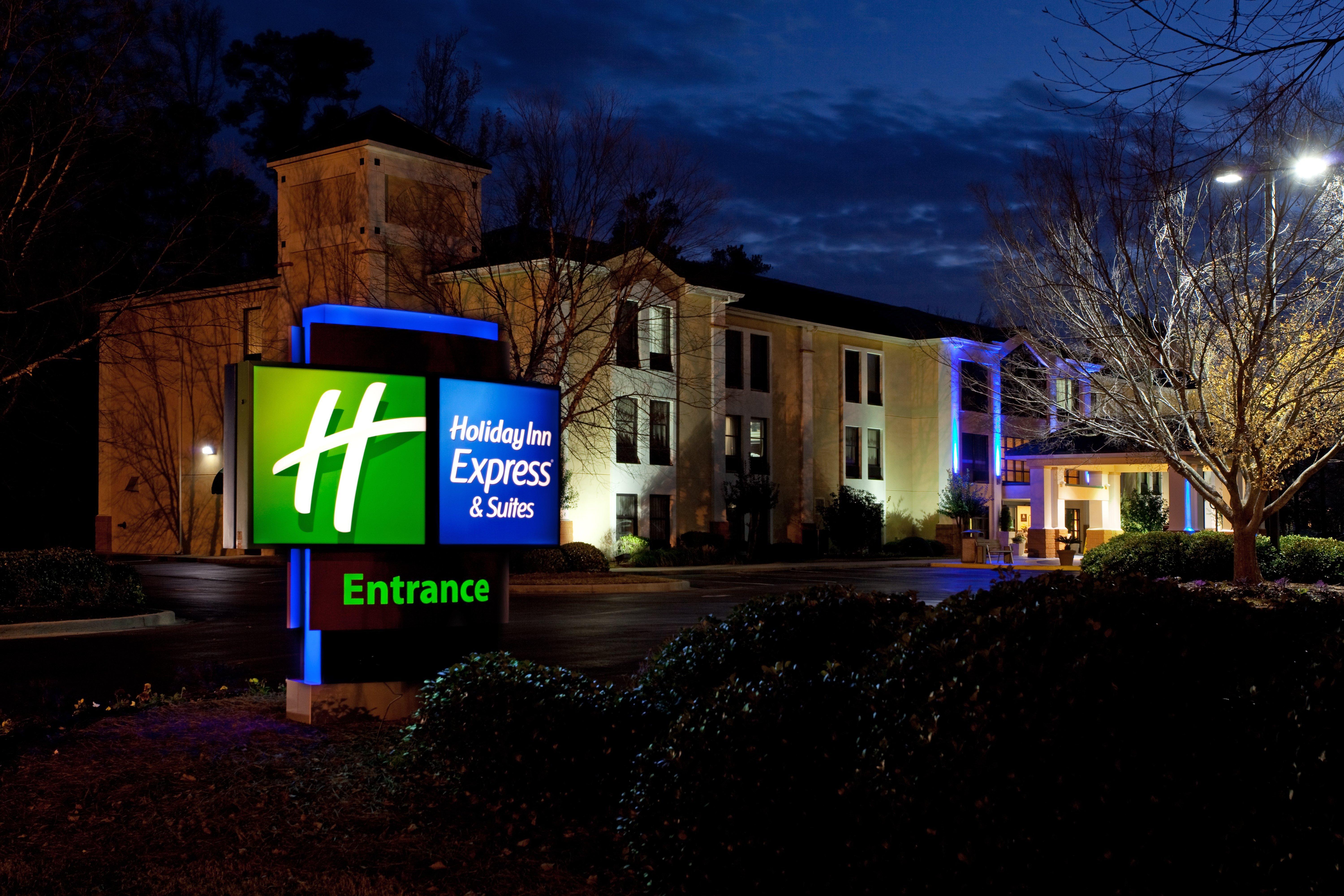 Lexington Inn And Suites Bagian luar foto