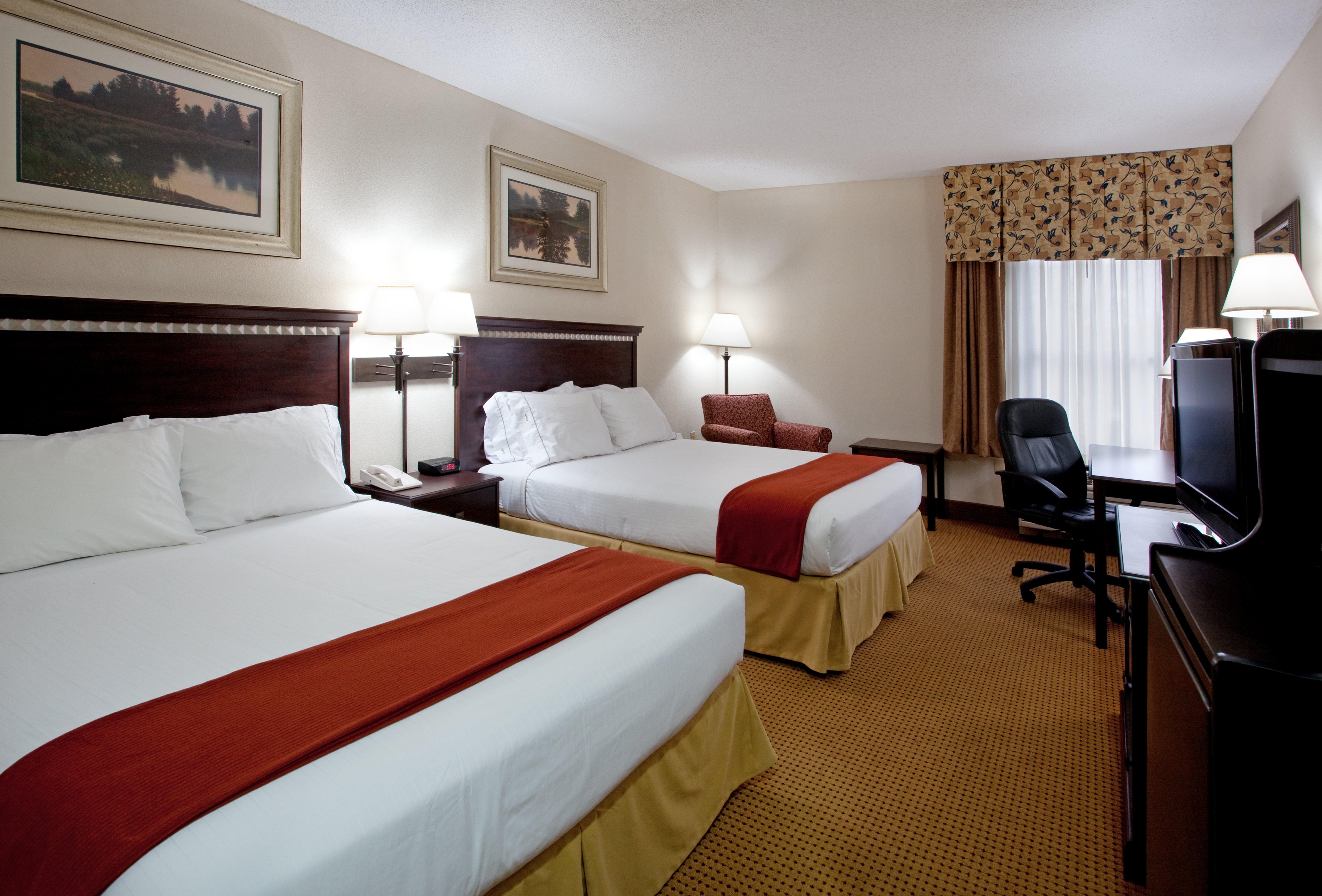 Lexington Inn And Suites Bagian luar foto