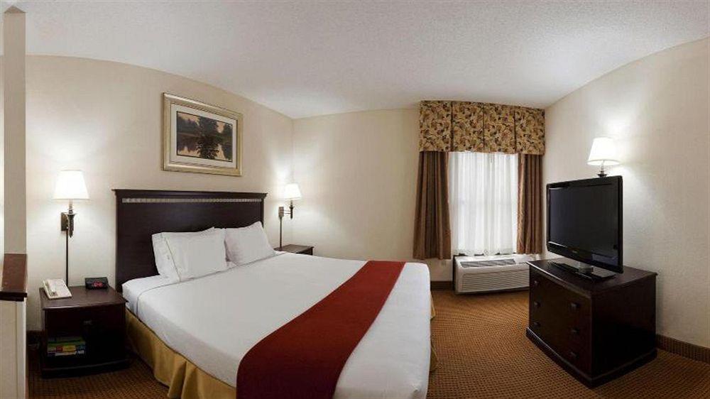 Lexington Inn And Suites Bagian luar foto